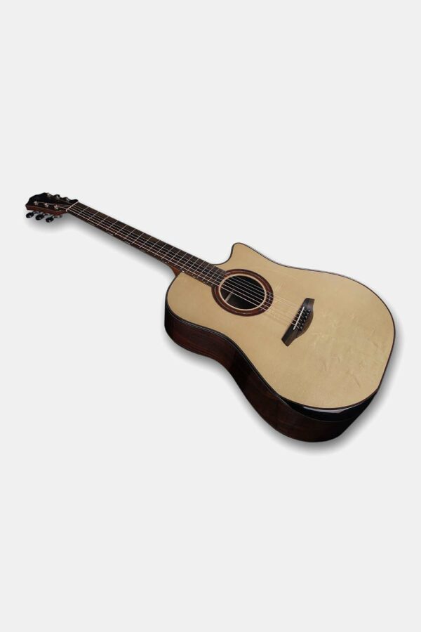 GUIT ACUST LIMITED EDITION 202